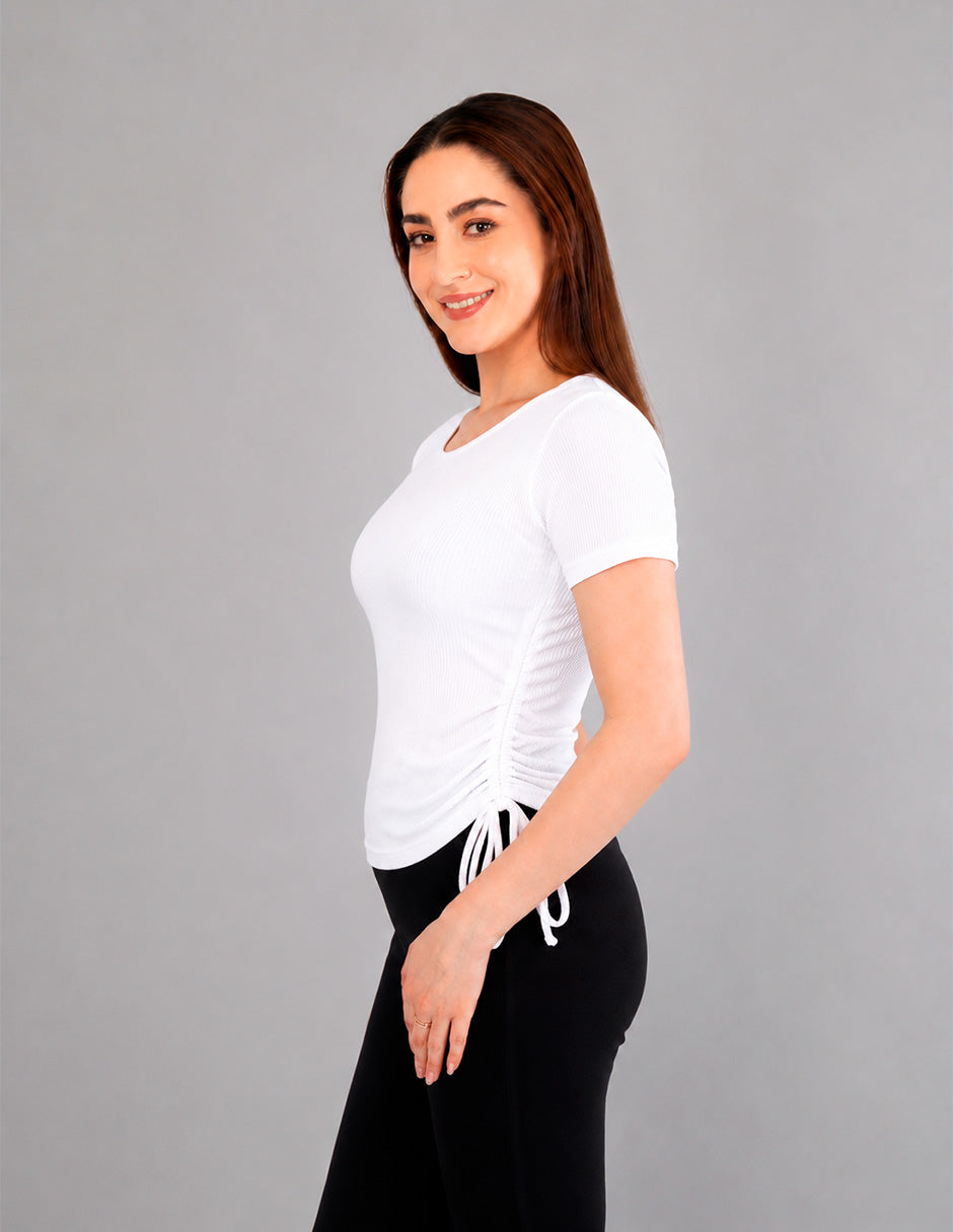 Blusa manga corta con diseño en laterales (disponible en ivory / beige)