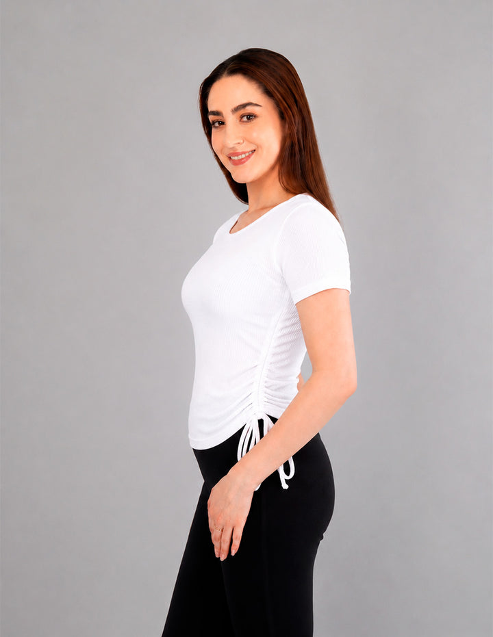 Blusa manga corta con diseño en laterales (disponible en ivory / beige)