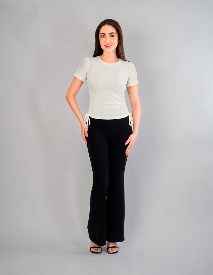 Blusa manga corta con diseño en laterales (disponible en ivory / beige)