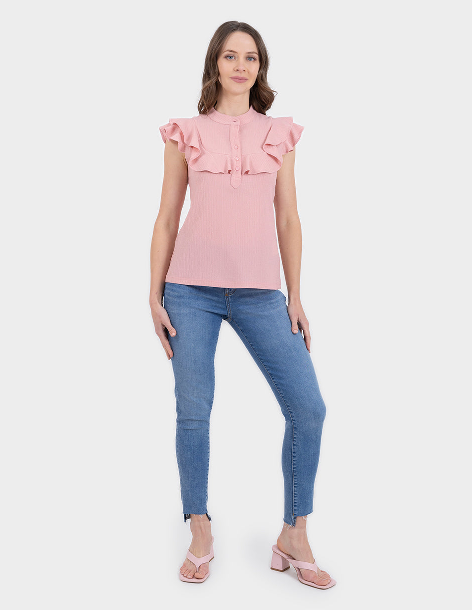 Blusa con manga de escarolas disponible en palo de rosa