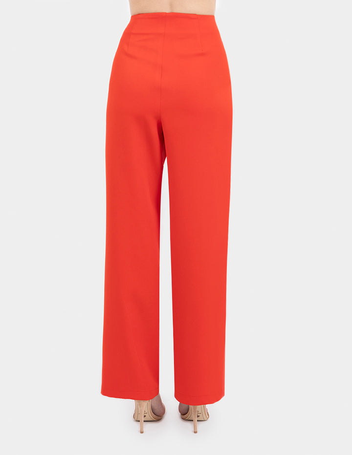 Pantalón recto con detalle de pretina y placa metalica en cintura (disponible en rojo y azul rey)