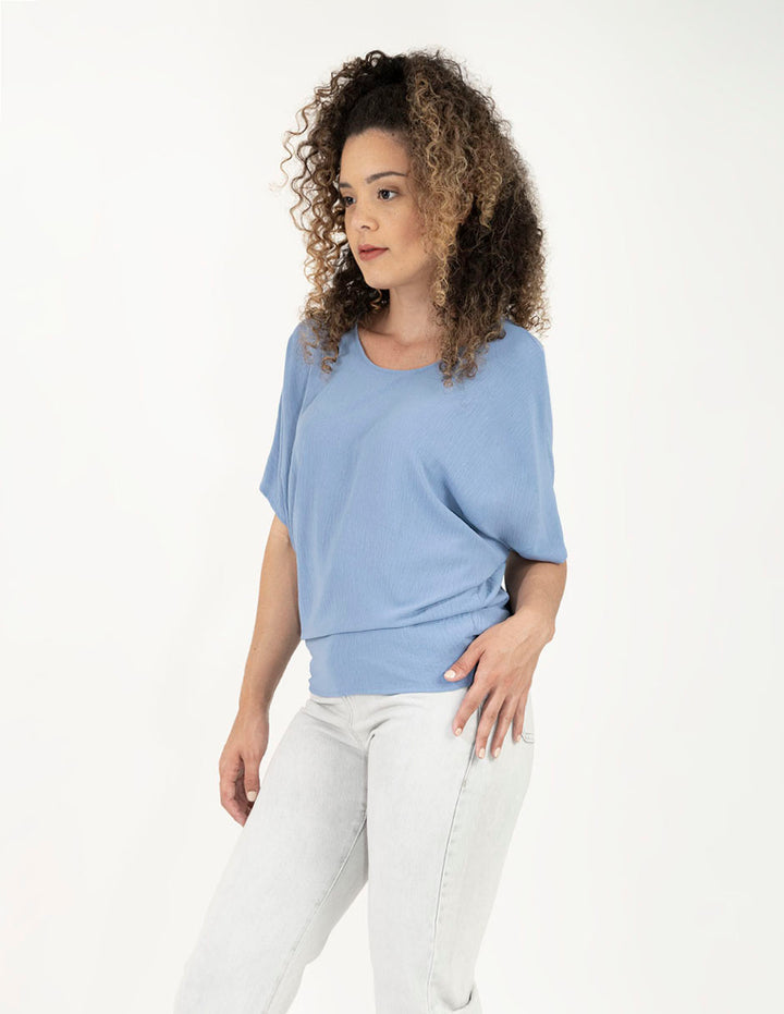 Blusa amplia con detalle de cinta en espalda  (azul y beige)