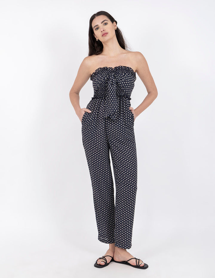 Jumpsuit largo de top con detalle de smock y cinta para nudo en busto