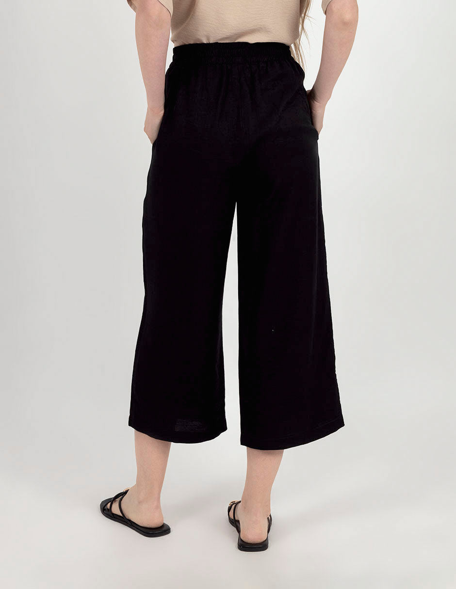 Pantalón negro capri con jareta en cintura