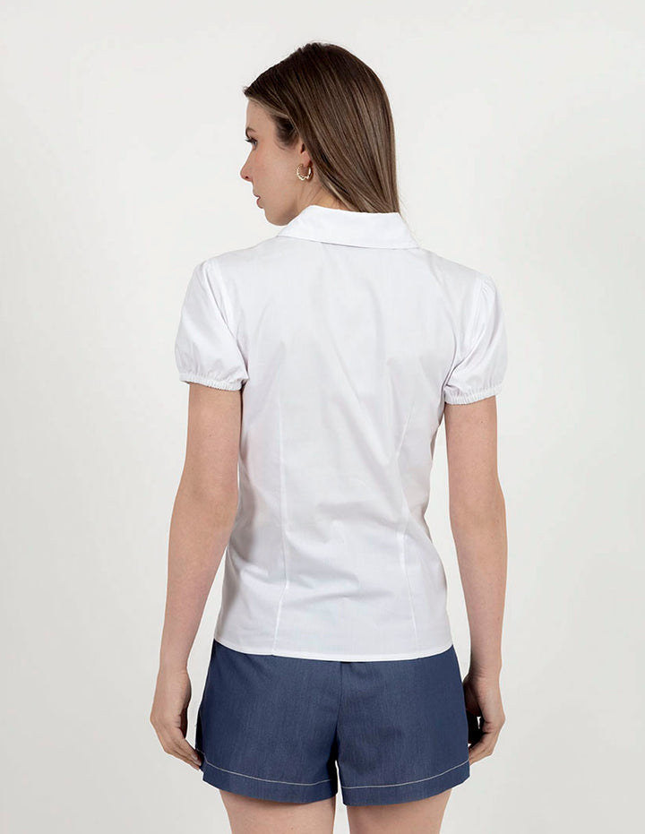 Blusa blanca de manga corta