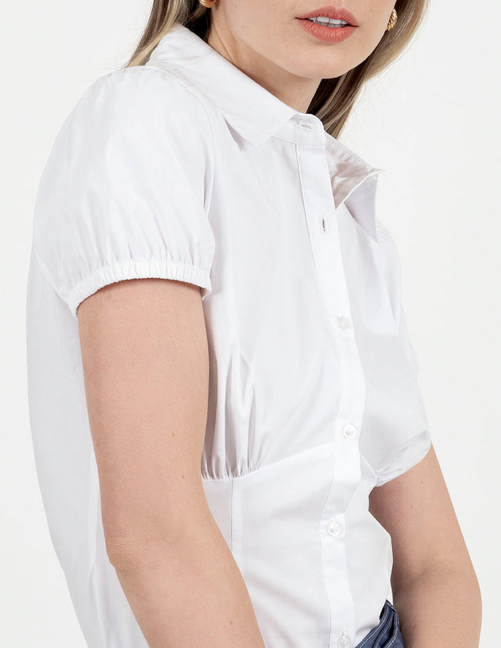 Blusa blanca de manga corta