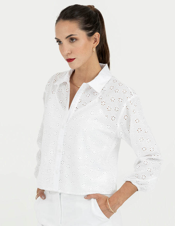 Blusa camisera ivory corta de encaje 100% algodón