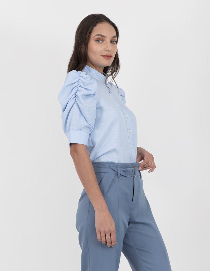 Blusa  3/4 con diseño en mangas (disponible en azul y beige)