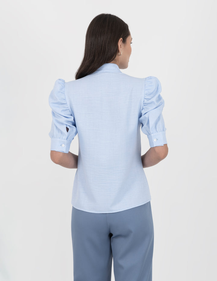 Blusa  3/4 con diseño en mangas (disponible en azul y beige)