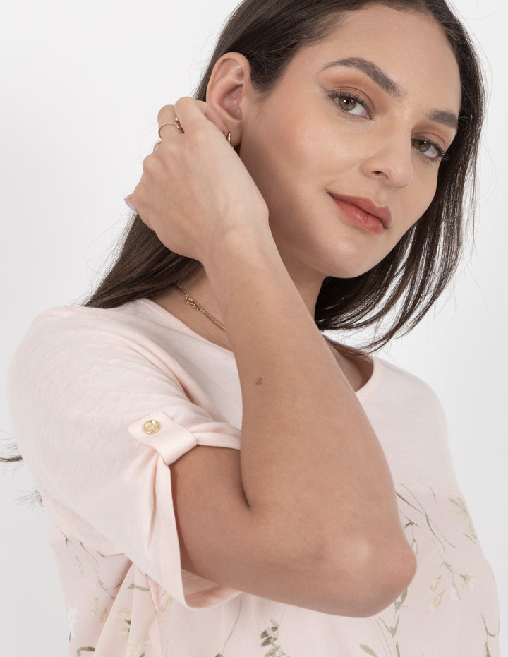 Blusa de manga corta con diseño estampado
