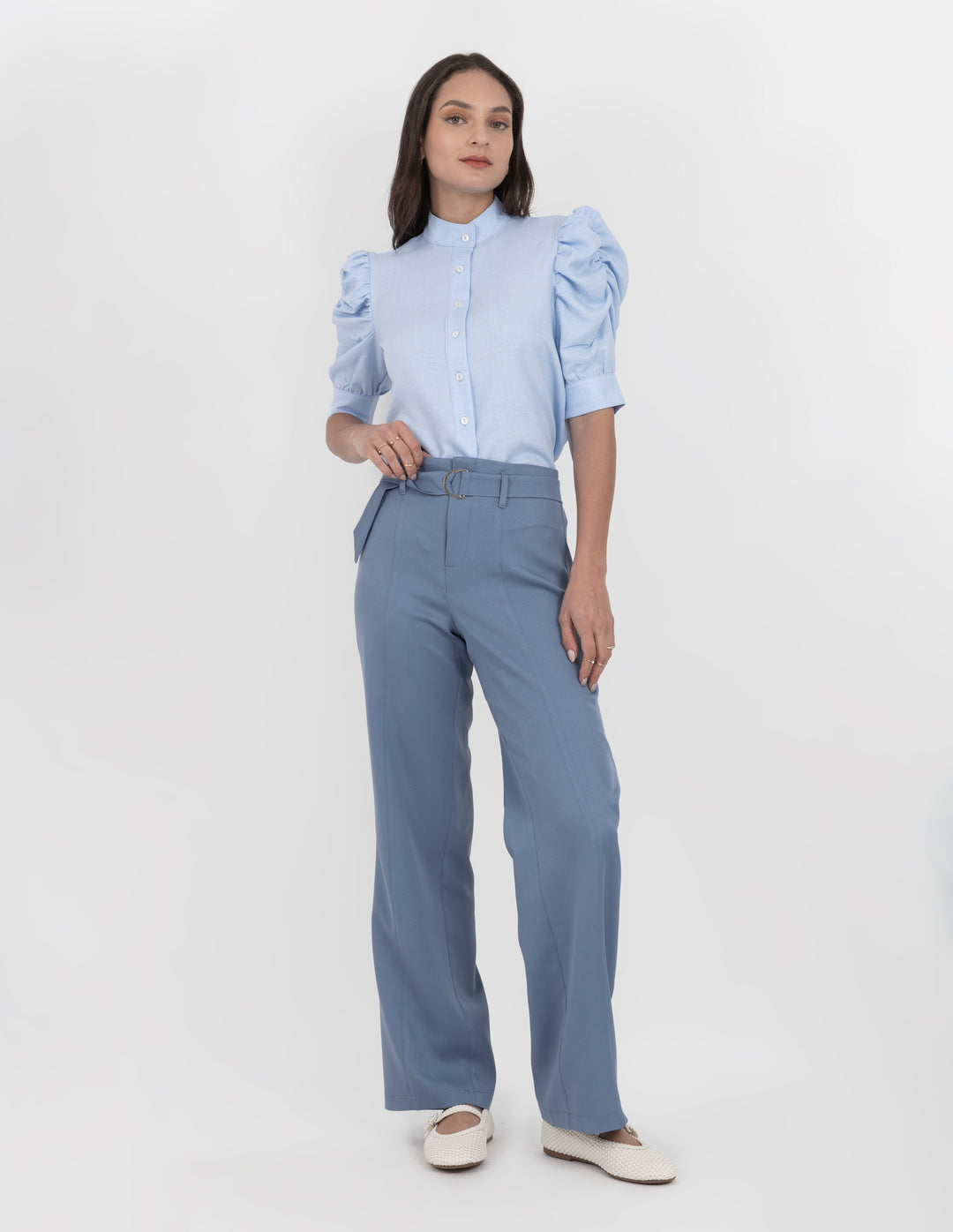 Pantalón de vestir azul cielo con cinturón