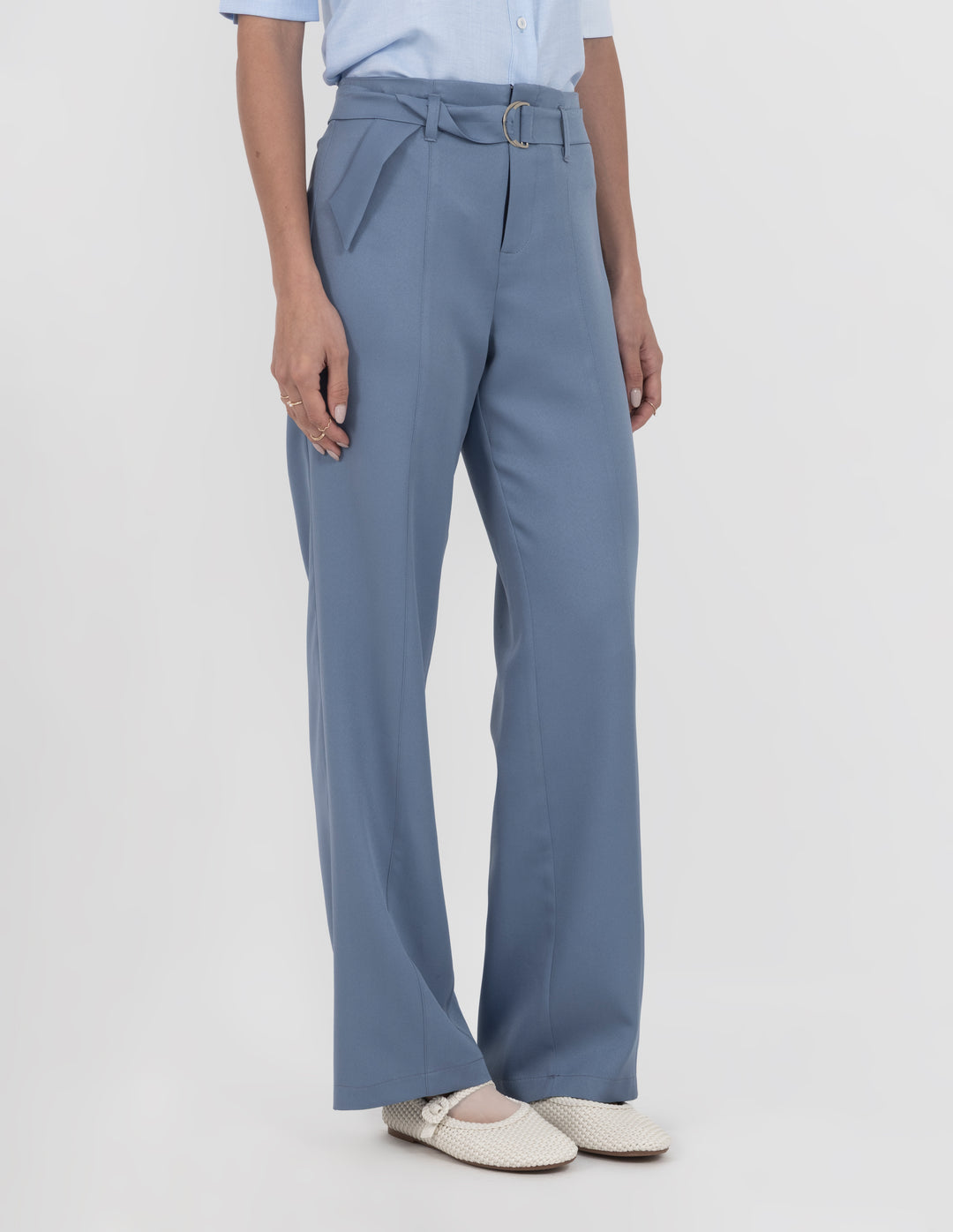 Pantalón de vestir azul cielo con cinturón