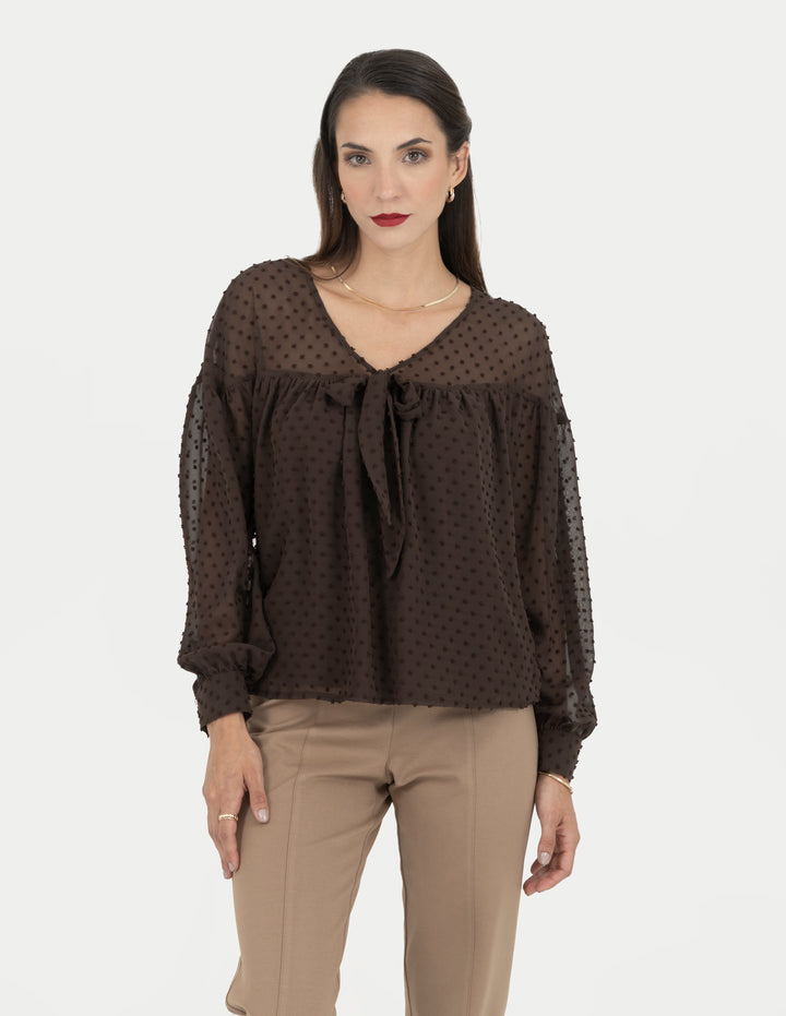 Blusa café de manga larga con diseño de dots