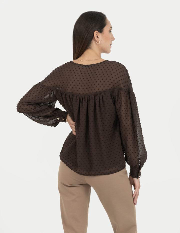 Blusa café de manga larga con diseño de dots