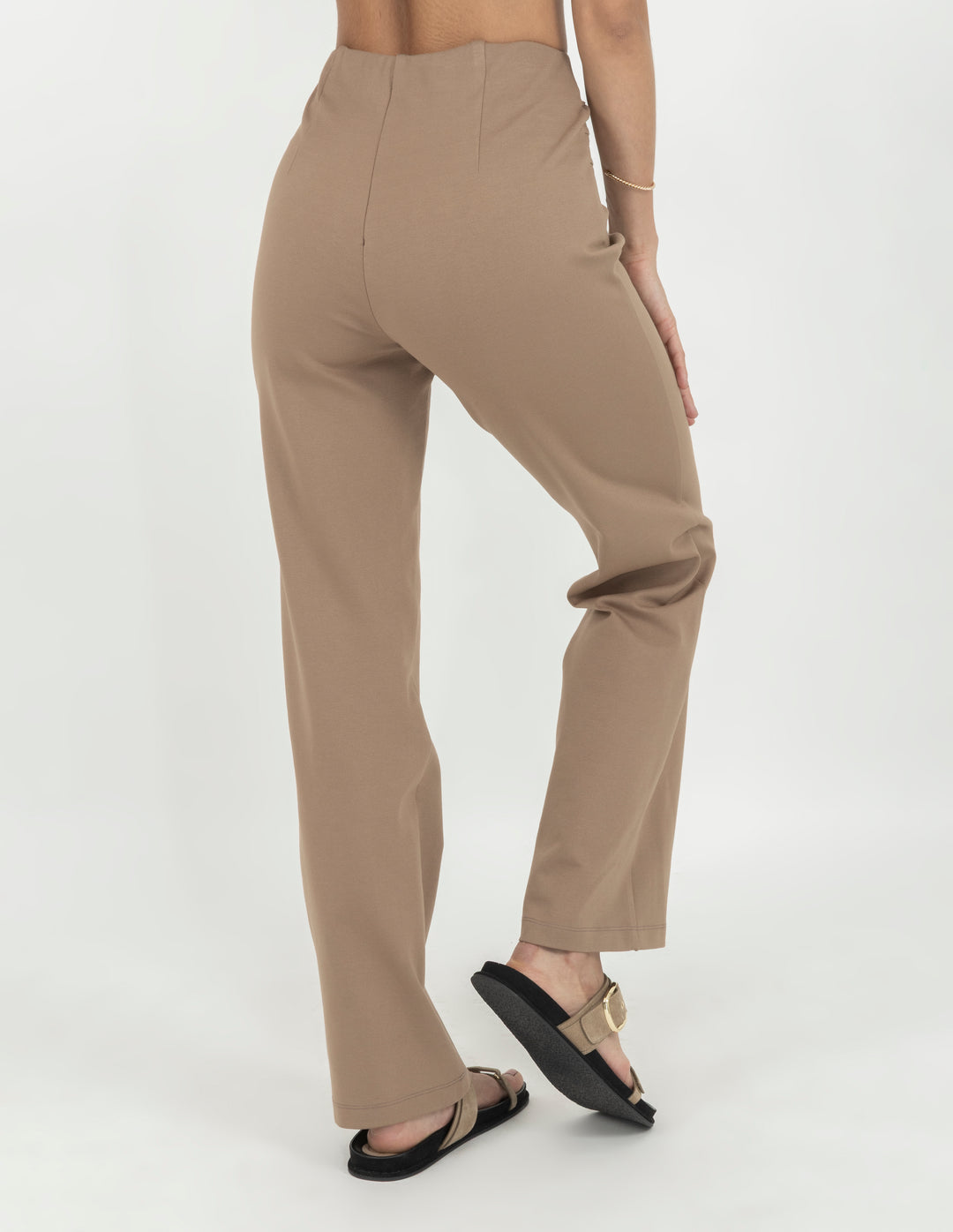Pantalón  camel de tejido de punto