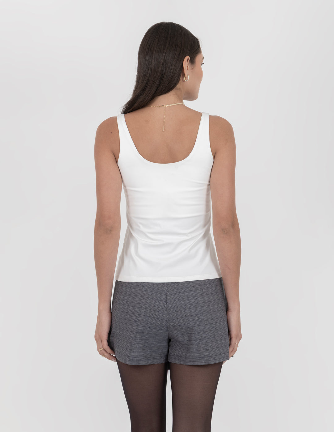 Blusa blanca básica sin mangas escote redondo