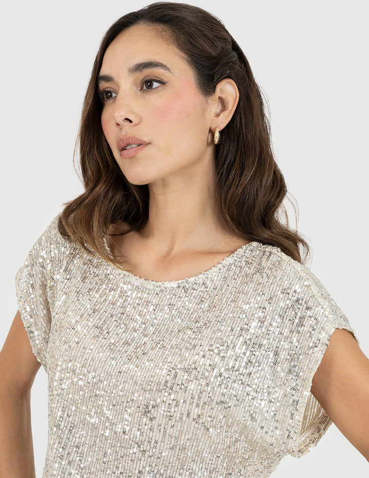 Blusa  beige de lentejuelas y manga corta