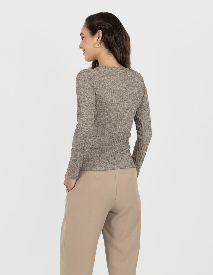 Blusa beige de lurex y manga larga