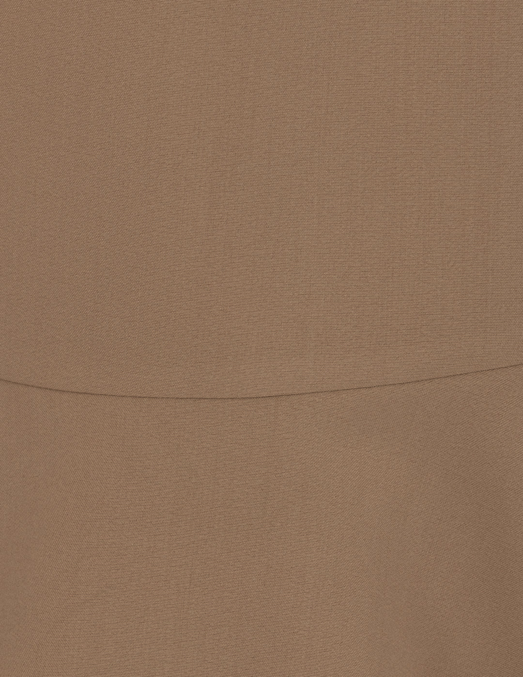 Vestido corto con detalle de olán (disponible en café y camel)