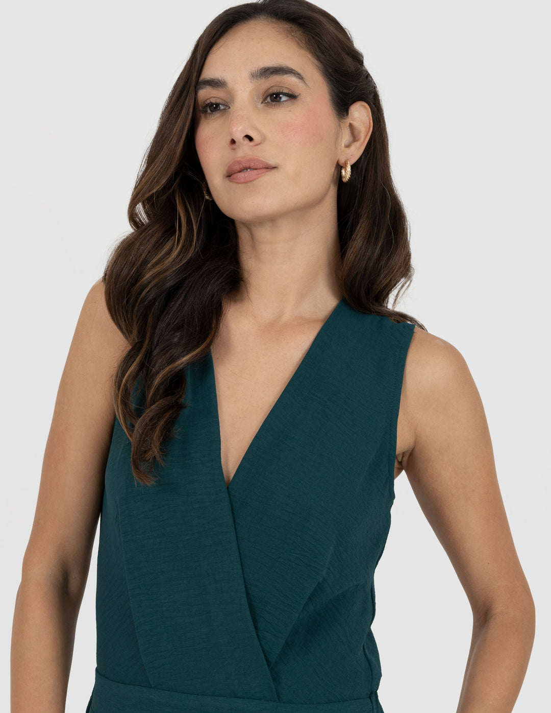 Vestido verde largo con detalle en espalda
