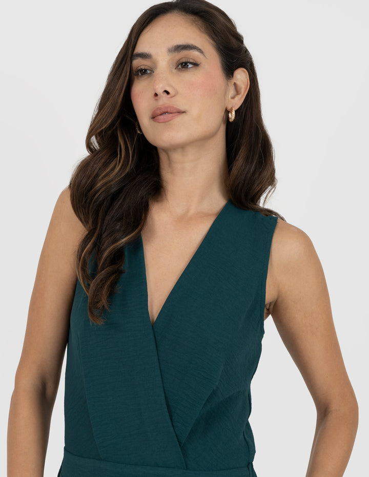 Vestido verde largo con detalle en espalda