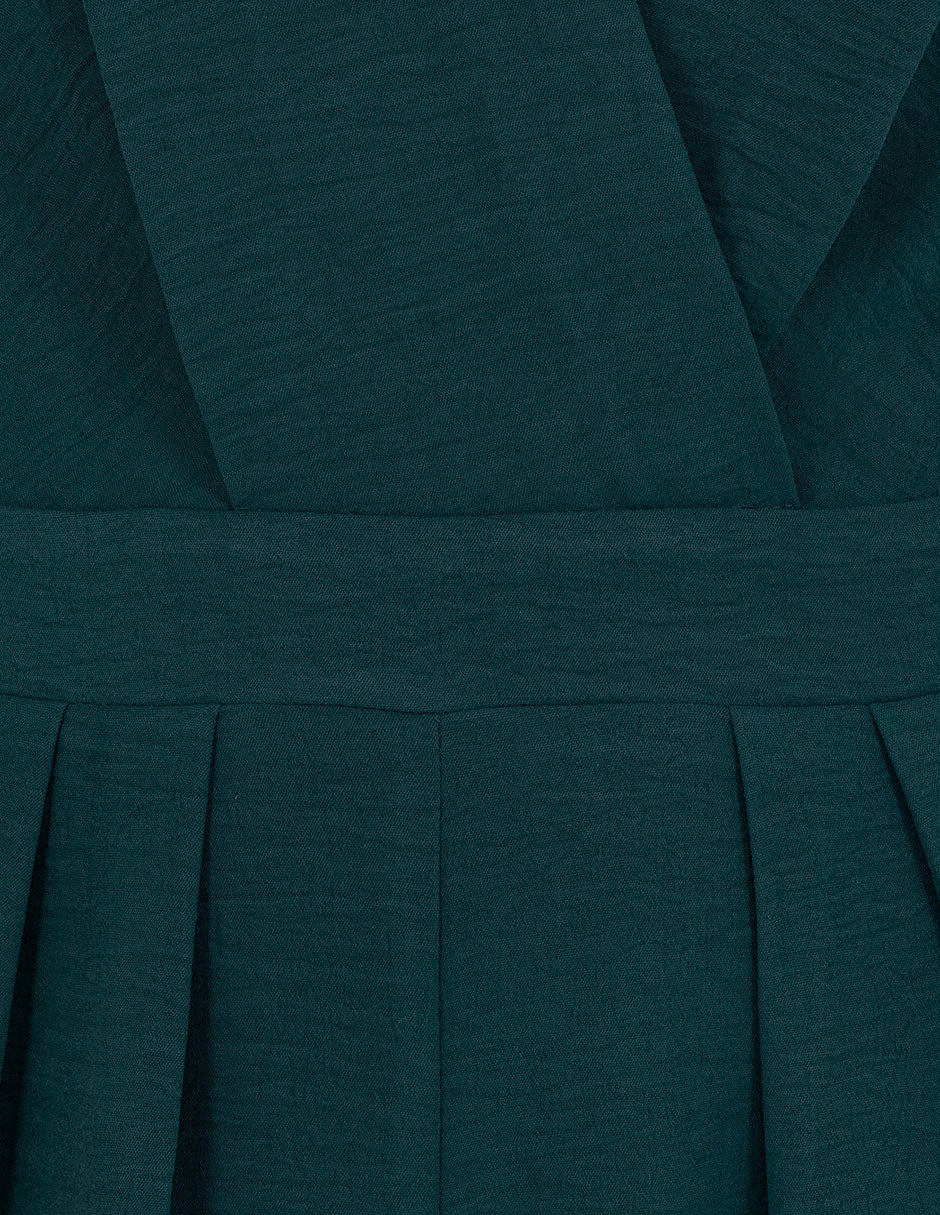 Vestido verde largo con detalle en espalda