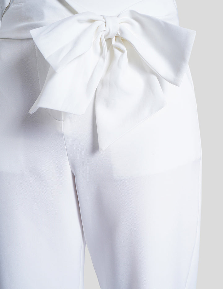 Pantalón blanco con detalle de cinta (Conjunto)