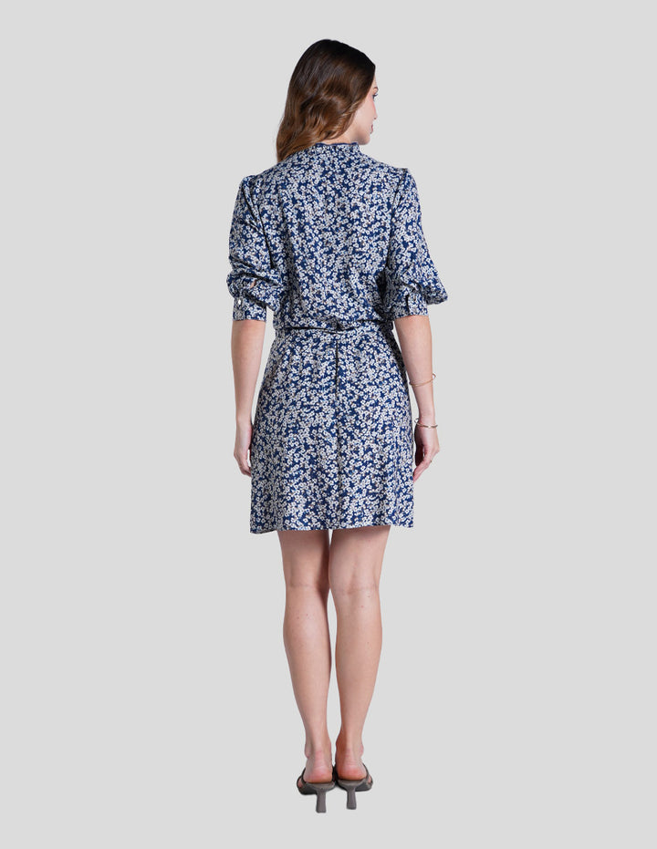 Vestido azul estampado con mangas 3/4