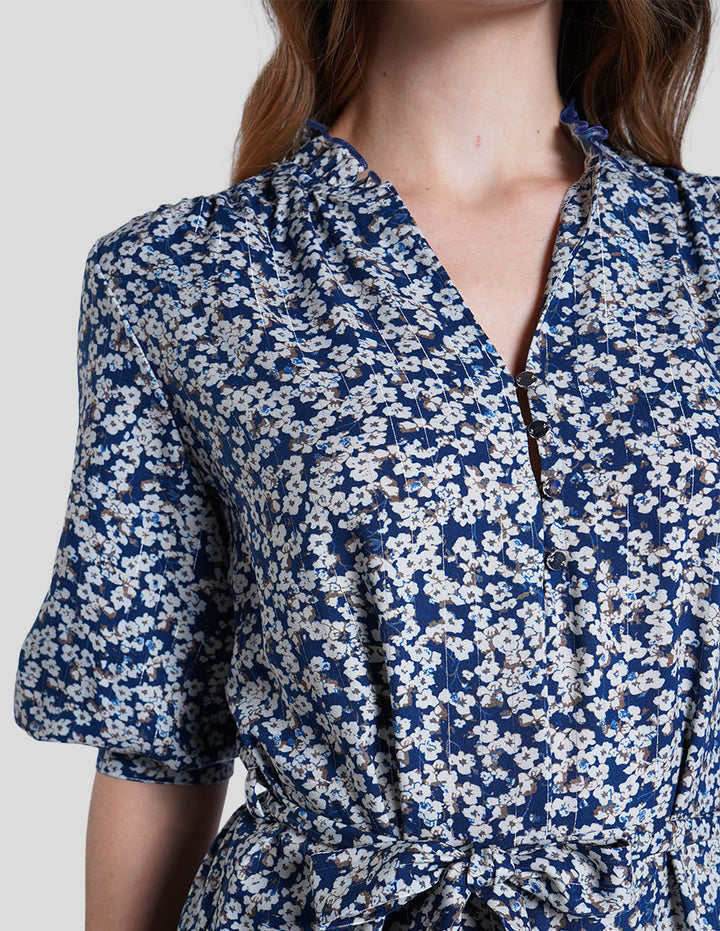 Vestido azul estampado con mangas 3/4