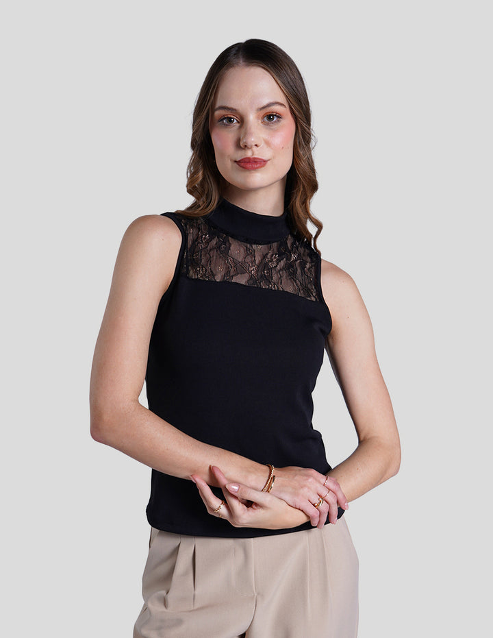 Blusa negra sin mangas y escote de encaje