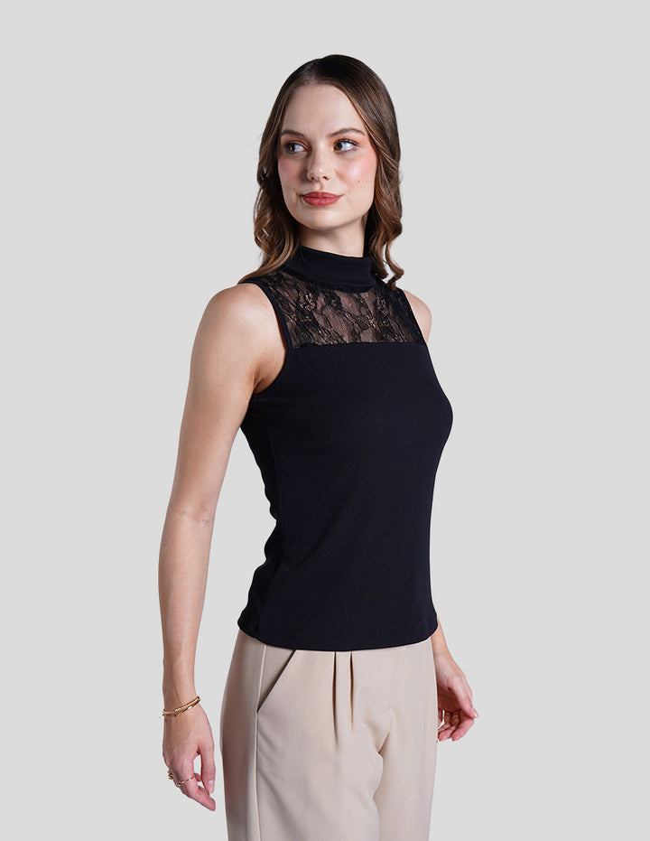 Blusa negra sin mangas y escote de encaje