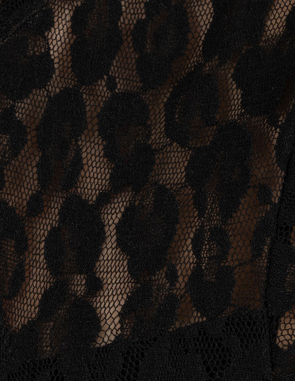Blusa negra con detalle en cuello y espalda