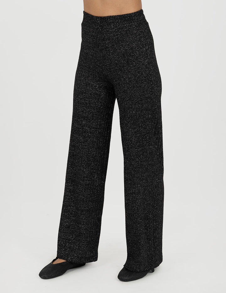 Pantalón negro con talle a la cintura y brillos (Conjunto)