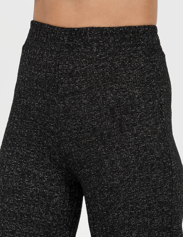 Pantalón negro con talle a la cintura y brillos (Conjunto)