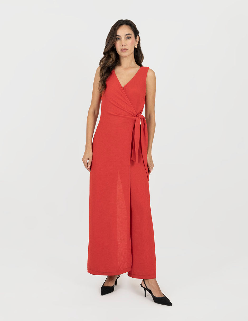 Jumpsuit largo color rojo y  detalle de cruce en la cintura