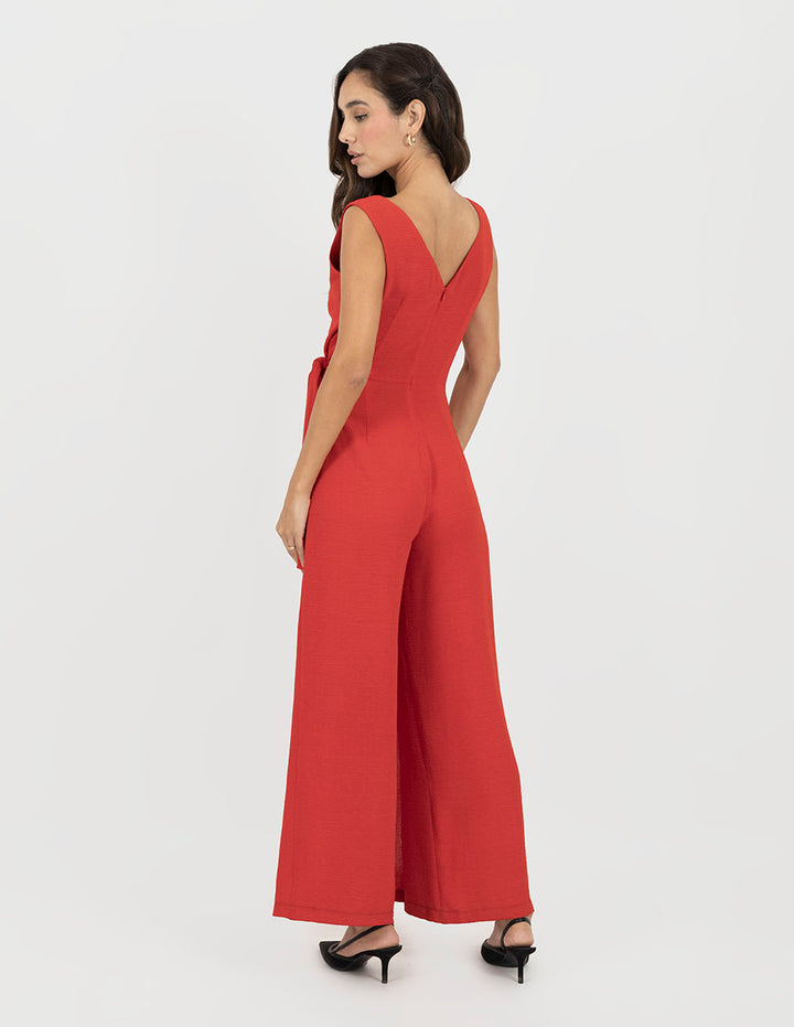 Jumpsuit largo color rojo y  detalle de cruce en la cintura