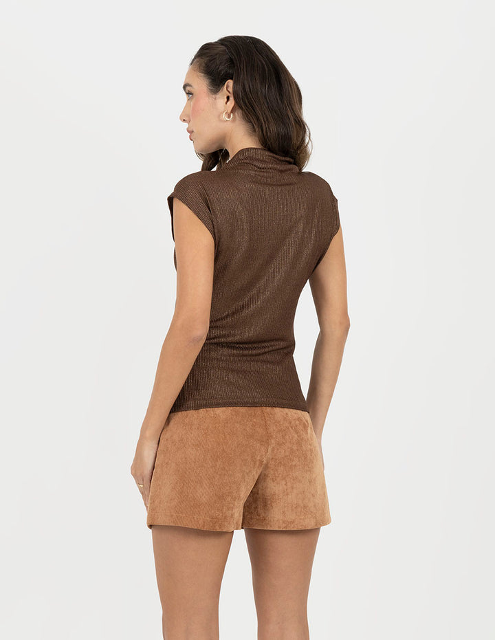 Short camel de vestir