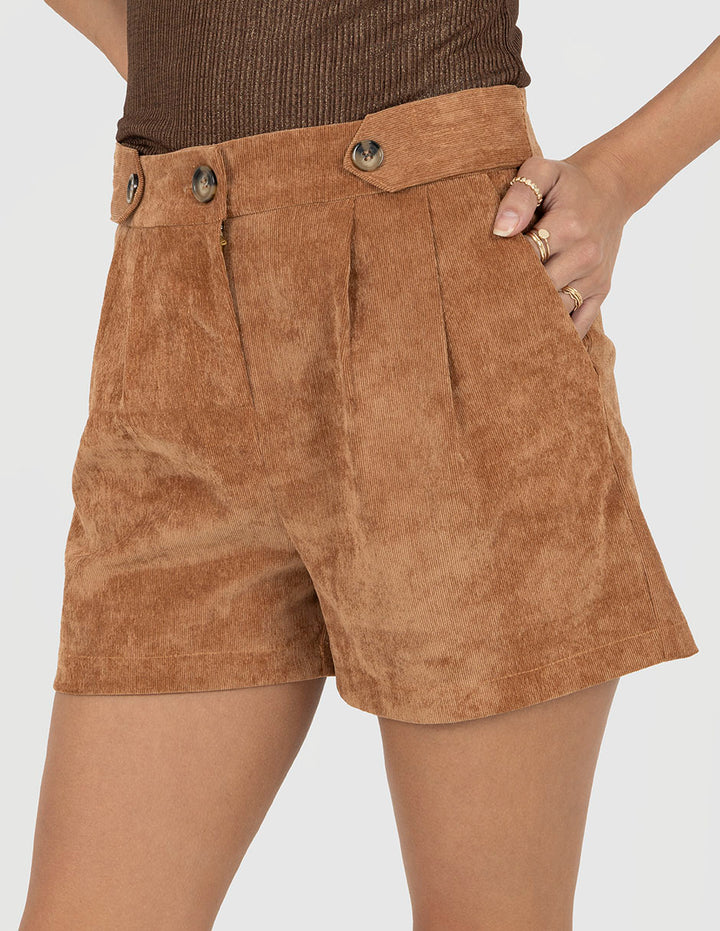 Short camel de vestir