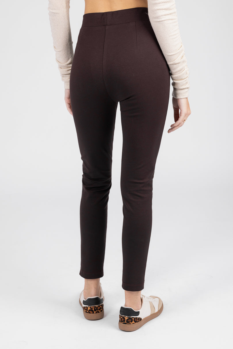 Pantalón tipo leggin (disponible en negro, café y gris)