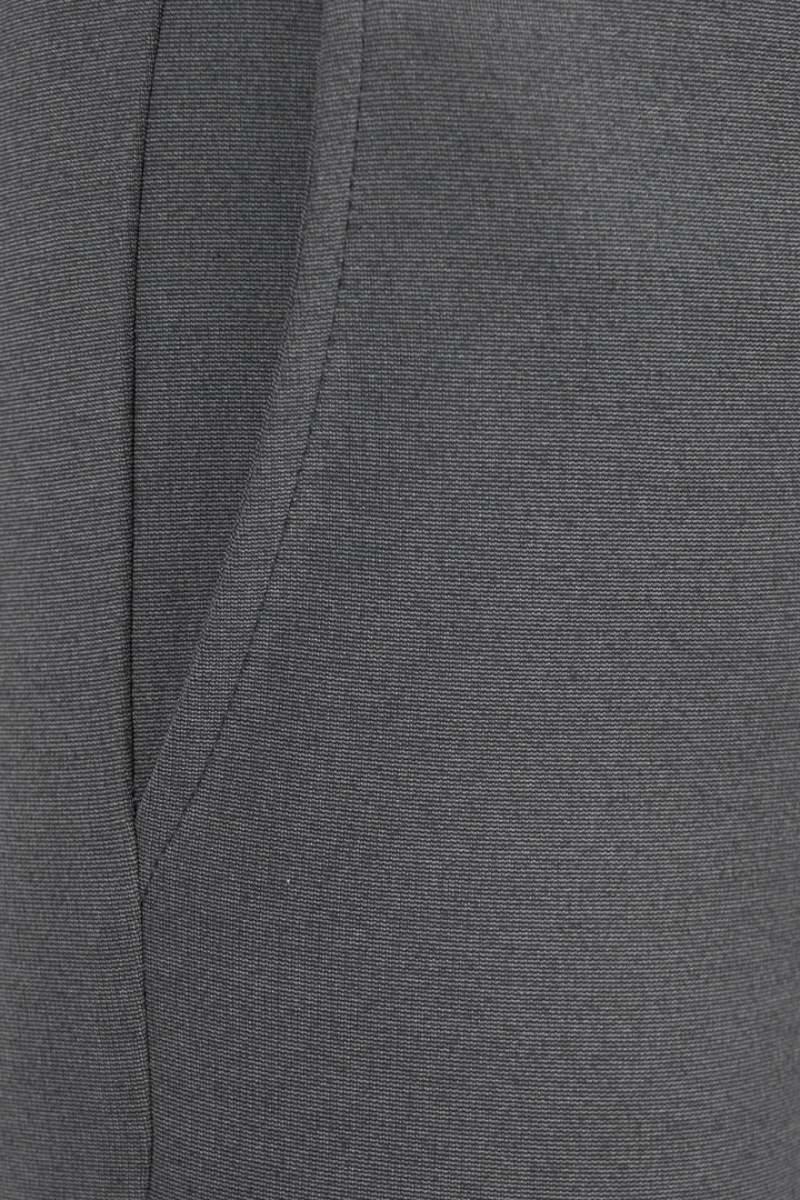 Pantalón tipo leggin (disponible en negro, café y gris)