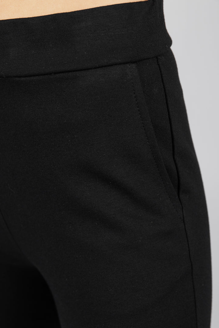 Pantalón tipo leggin (disponible en negro, café y gris)