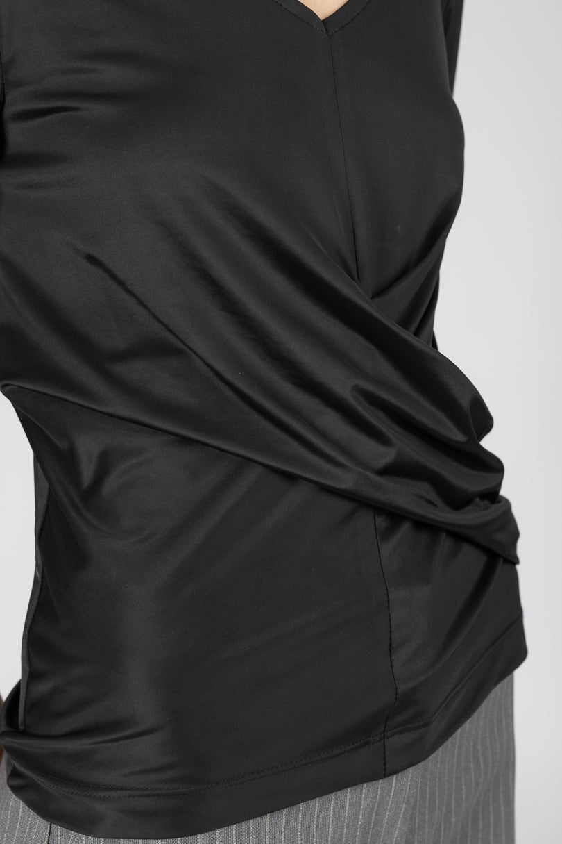 Blusa negra de mangas 3/4