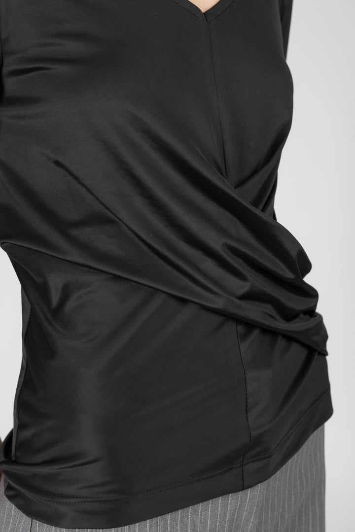 Blusa negra de mangas 3/4