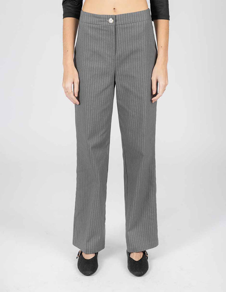 Pantalón gris recto con diseño de líneas (Conjunto)
