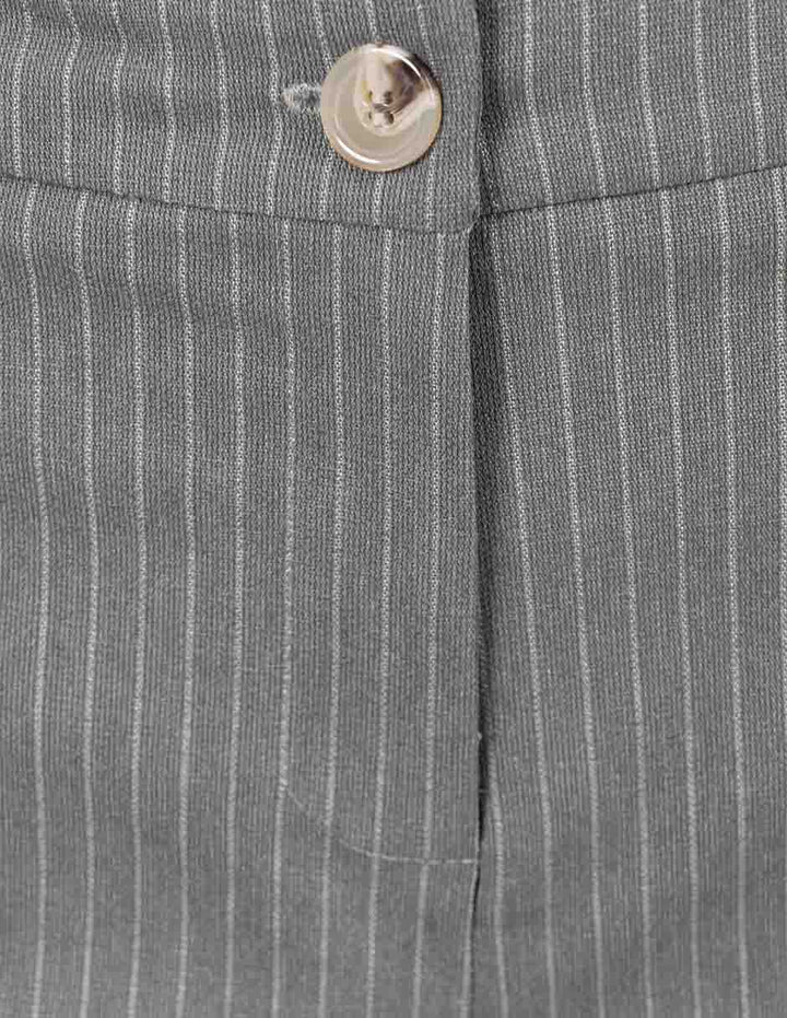 Pantalón gris recto con diseño de líneas (Conjunto)