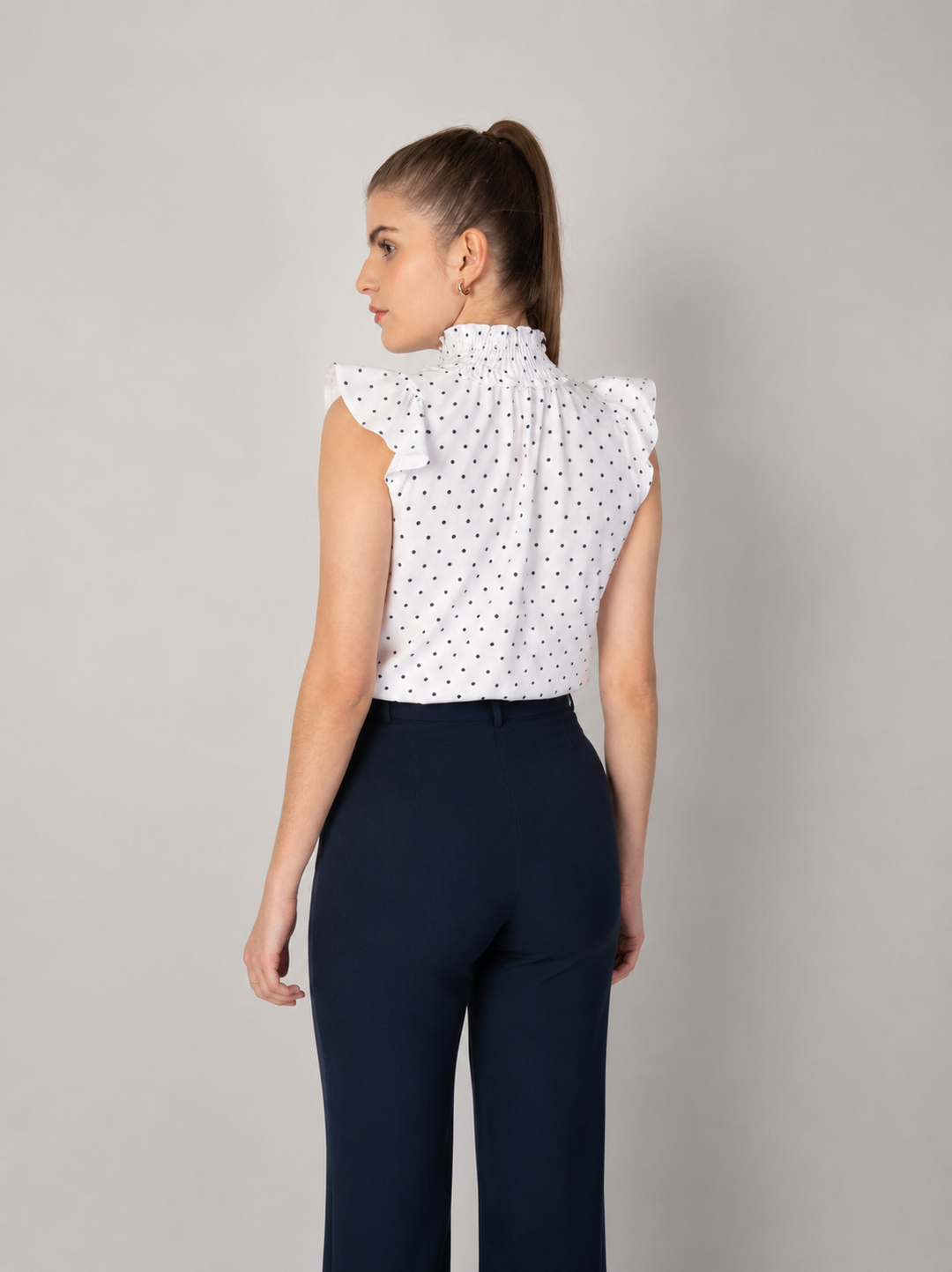 Blusa ivory con diseño de dots