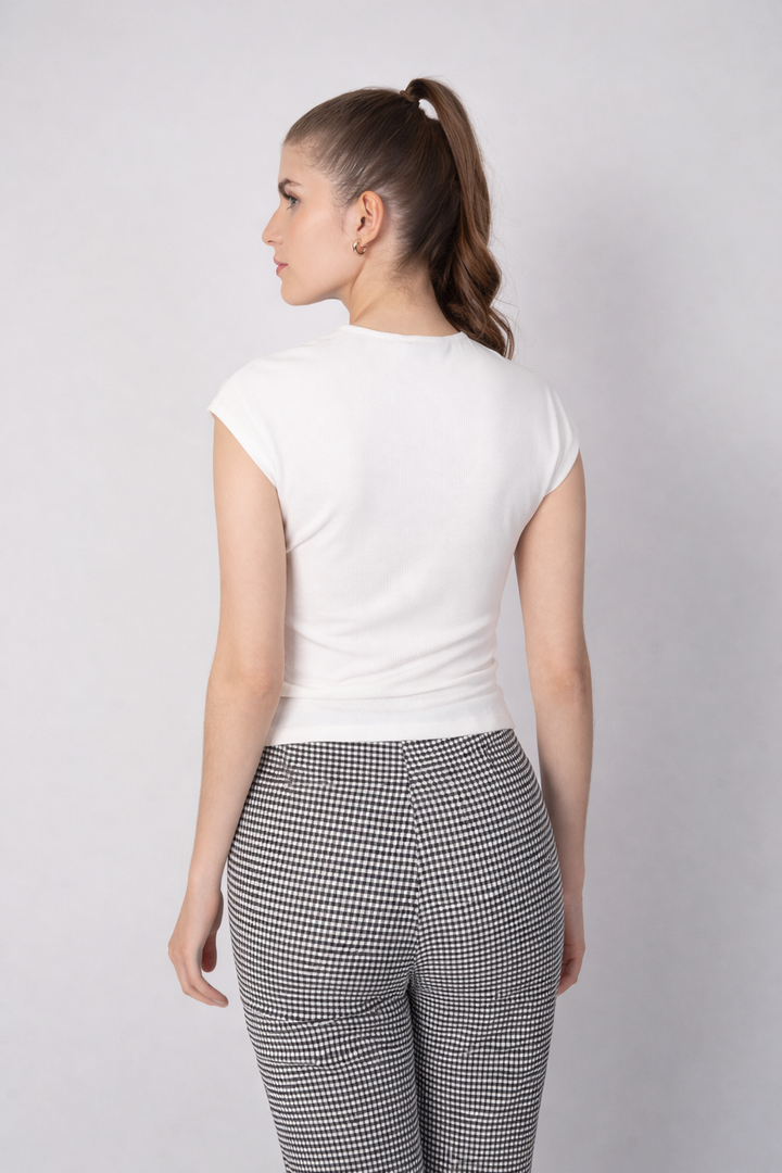 Blusa de manga corta (disponible en blanco y gris)