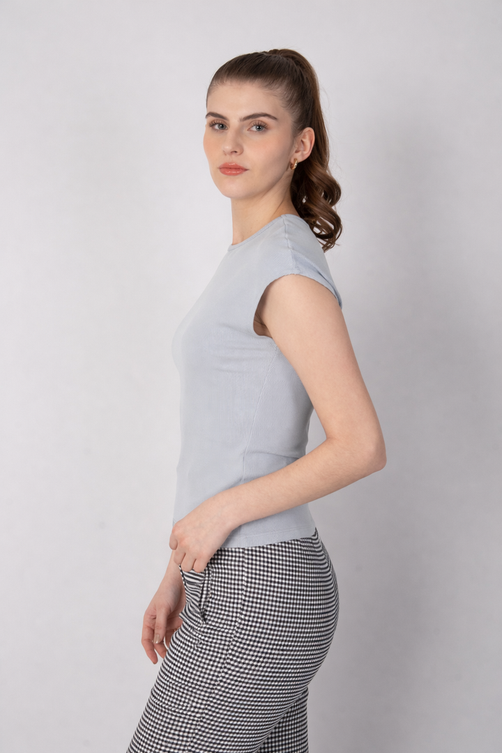 Blusa de manga corta (disponible en blanco y gris)