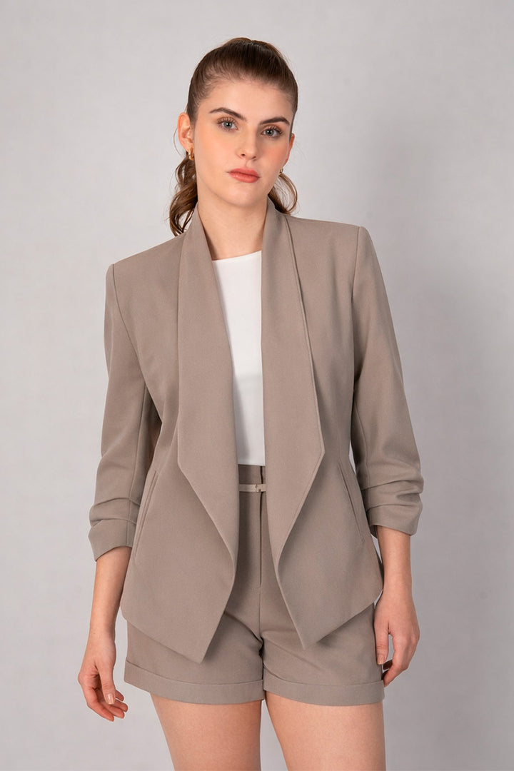 Saco beige tipo blazer