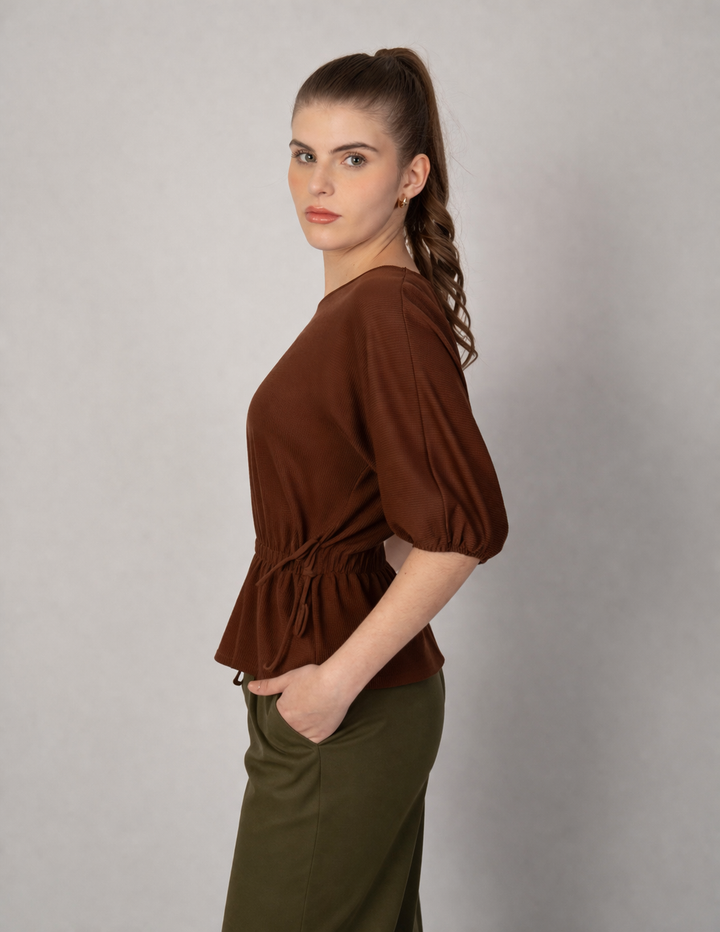 Blusa café de manga corta